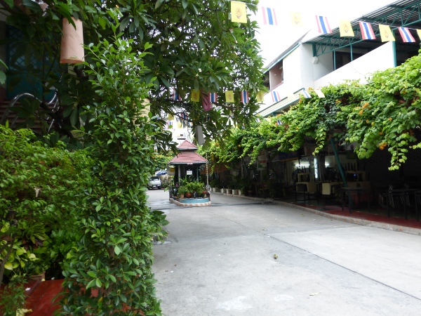 Улицы Бангкока. Район Soi Suan Plu